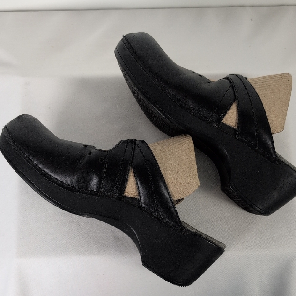 Dansko Black Women's Shoes - Picture 3 of 9
